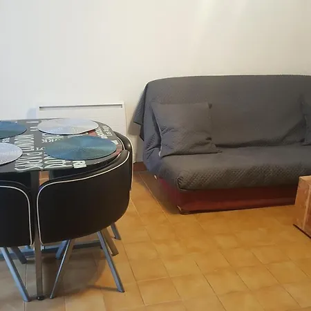 Apartment T2 Avec Son Rez De Jardin De 40 M2 5 Couchages 250m De La Et 15km De L'arena