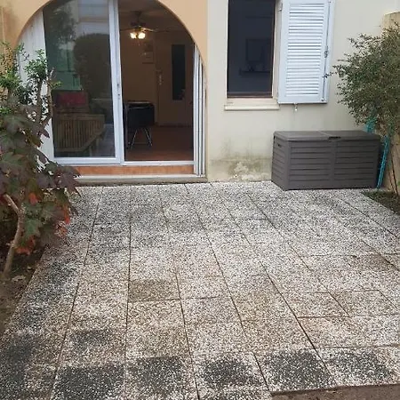 Appartement T2 Avec Son Rez De Jardin De 40 M2 5 Couchages 250m De La Et 15km De L'arena *
